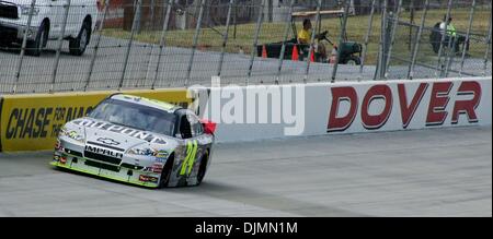 26. September 2010 - Dover. Landkreis: Andere, Delaware, Vereinigte Staaten von Amerika - Jeff Gordon #24 in der Nähe von drehen drei beim Sprint-Cup-Rennen auf dem Dover International Speedway in Dover, Delaware. Jimmie Johnson gewann den Sprint-Cup-Rennen auf dem Dover International Speedway (Credit-Bild: © Saquan Stimpson/Southcreek Global/ZUMApress.com) Stockfoto