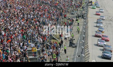 26. September 2010 - Dover. Landkreis: Andere, Delaware, Vereinigte Staaten von Amerika - Dover Publikums während einer Cuation Flagge beim Sprint-Cup-Rennen auf dem Dover International Speedway in Dover, Delaware. (Kredit-Bild: © Saquan Stimpson/Southcreek Global/ZUMApress.com) Stockfoto