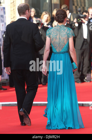 Prinz William Duke of Cambridge und Catherine Duchess of Cambridge aka Kate Middleton kommen Royal Albert Hall zu besuchen Stockfoto