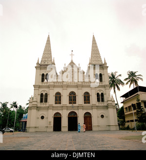 Santa Cruz Basilika in Fort Kochi Cochin in Kerala in Südindien in Asien. Christenheit Christentum Religion religiöse Architektur Reisen Stockfoto