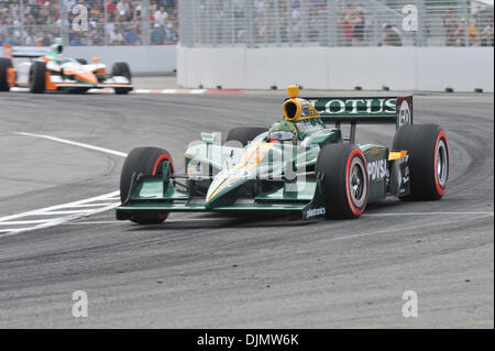 10. Juli 2010 - Toronto, Ontario, Kanada - EJ Visio Ausfahrten turn 10 auf der Honda Indy Toronto (Credit-Bild: © Steve Dachgaube/Southcreek Global/ZUMAPRESS.com) Stockfoto