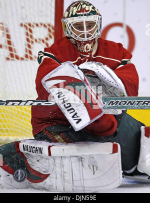 17. März 2008 - St. Paul, Minnesota, USA - Wild vs. Colorado.  Wilde Torwart NIKLAS BACKSTROM blockiert man eine Flut von Colorado Schüsse aufs Tor spät in der 3. Periode. (Kredit-Bild: © Bruce Bisping/Minneapolis Star Tribune/ZUMA Press) Einschränkungen: * USA Boulevardpresse Rechte heraus * Stockfoto