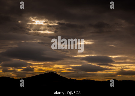 Wolken über große Burney, in der Nähe von Broughton in Furness, Lake District, Cumbria Stockfoto