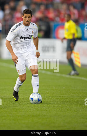 7. August 2009: Mittelfeldspieler von Real Madrid Cristiano Ronaldo #9 in Aktion während einer internationalen FIFA Freundschaftsspiel zwischen Real Madrid und Toronto FC im BMO Field in Toronto... Real Madrid gewann 5: 1. (Kredit-Bild: © Southcreek Global/ZUMApress.com) Stockfoto