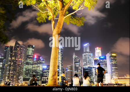 Nicht identifizierte Personen vor Singapur Innenstadt. Stockfoto