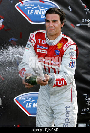 5. April 2008 - St. Petersburg, Florida, USA - LUCAS LUHR sprüht Champagner während der Preisverleihung nach dem Gewinn der American Le Mans Series ALMS Acura Sports Car Challenge. (Bild Kredit: Stockfoto