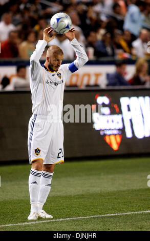 26. April 2008 - Carson, CA, USA DAVID BECKHAM von Los Angeles Galaxywith in einem werfen gegen Chivas USA im Superclassico Match der beiden Los Angeles MLS-teams im Home Depot Center. Die Galaxie besiegte Chivas USA 5-2. Obligatorische Credit: Foto von Jonathan Alcorn/ZUMA Press. Stockfoto