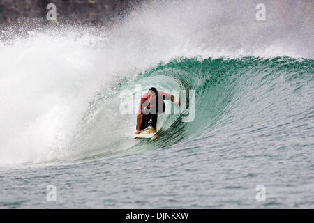 4. Oktober 2008 - Mundaka, Spanien - JOEL PARKINSON (Coolangatta, Gold Coast, Aus) erreichte das Finale von der Billabong Pro Mundaka heute wo er nur knapp von CJ Hobgood (USA), Zweitplatzierte beenden besiegt wurde. Parkinson führt die Hitze bis zur letzten Minute, als er zog auf die erste Welle des Sets, so dass Hobgood die zweite Welle auf dem amerikanischen Surfer nur was He Neede erzielte Stockfoto