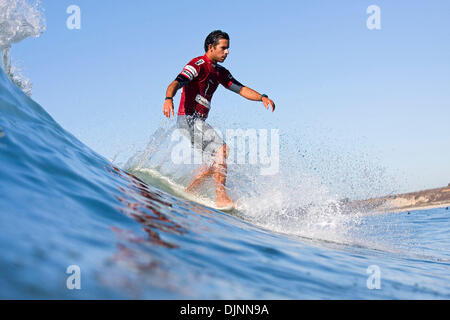 6. November 2008 - San Clemente, Kalifornien, USA - JAMIE VIUDES (Brasilien) (Bild) gewann seinen Vorlauf bei der Oxbow World Longboard Tour San Onofre State Beach heute. Viudes die Bestnote zwei Welle waren eine 6,50 und ein 7,50 (von möglichen 10) insgesamt eine Hitze-Punktzahl von 14: 00 Uhr (aus einer möglichen 20). Viudes besiegt Kai Lenny (HAW), die einen totalen Hitze Wert von 7,35 gepostet hat. Viudes wird Int voraus. Stockfoto