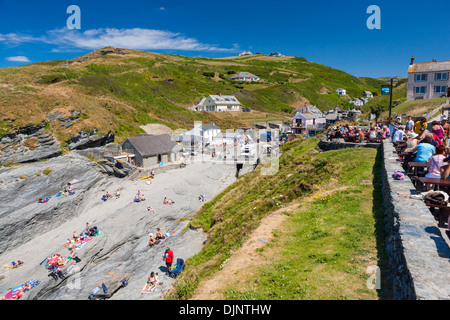 Trebarwith Strand Strand in Nord Cornwall, England, UK, Europa. Stockfoto