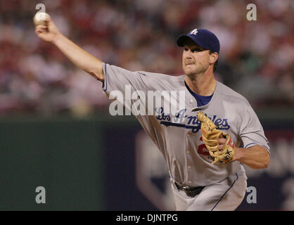9. Oktober 2008 Stellplätze - Philadelphia, Pennsylvania, USA - Dodgers DEREK LOWE im ersten Inning von Spiel 1 von NLCS im Citizens Bank Park. (Kredit-Bild: © Jerry Lodriguss/Philadelphia DailyNews/ZUMA Press) Stockfoto