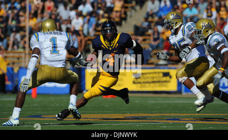 California Golden Bears Jahvid Best, #4, läuft für Birdie gegen die UCLA Bruins im 1. Quartal ihres Spiels auf Samstag, 25. Oktober 2008 im Memorial Stadium in Berkeley, Kalifornien (Jose Carlos Fajardo/Contra Costa Times / ZUMA Press). Stockfoto