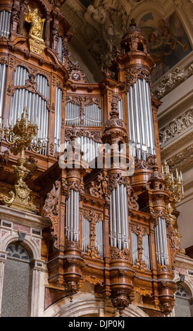 Massive, reich verzierte Orgel im Berliner Dom oder im Berliner Dom, erbaut im Jahre 1905 von König Frederick William IV. Stockfoto