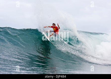 14. November 2008 - Haliewa, Hawaii, USA - NIC MUSCROFT (Jan Juc, Victoria, Australien) (Bild) gewann seinen Vorlauf in der Runde von 96 auf dem Reef Hawaiian Pro Haleiwa Beach Park in Haleiwa, Hawaii heute. Muscroft zwei Welle Bestnoten in waren ein 7.50 und ein 6,33 (von möglichen 10) in Höhe von einem Hitze-Score von 13,83. Muscroft besiegt Nathan Hedge (AUS) und Brad Gerlach (USA) und Glen Hall Stockfoto