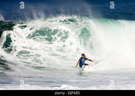 14. November 2008 - Haliewa, Hawaii, USA - MARK OCCHILUPO (Queensland, Australien) (Bild) gewann seinen Vorlauf in der Runde von 160 und 128 der Reef Hawaiian pro in Haleiwa Beach Park in Haleiwa, Hawaii heute. Occhilupo zwei Welle Bestnoten in der Runde von 160 waren ein 7.83 und ein 7,50 (von möglichen 10) in Höhe von einem Hitze-Score von 15,33. Occhilupo besiegt Thiago Camaro (BRA), Alex Gr Stockfoto