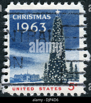 USA - ca. 1963: Eine Briefmarke gedruckt in USA, Weihnachten Thema zeigt National Christmas Tree und das Weiße Haus, ca. 1963 Stockfoto