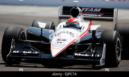 27. März 2010 - St. Petersburg, Florida, USA - CHRIS ZUPPA |   Times.SP 320688 ZUPP GrandPrix 25. (27.03.2010 St.Petersburg) Ryan Briscoe Team Penske konkurriert in der Qualifikation am Samstag. Abdeckung des Honda-Grand Prix von St. Petersburg. [CHRIS ZUPPA, mal] (Kredit-Bild: © St. Petersburg Times/ZUMApress.com) Stockfoto