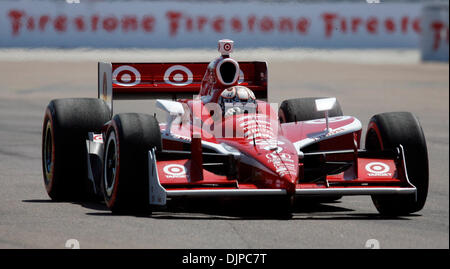 27. März 2010 - St. Petersburg, Florida, USA - CHRIS ZUPPA |   Times.SP 320688 ZUPP GrandPrix 23. (27.03.2010 St.Petersburg) Scott Dixon von Chip Ganassi Racing qualifizierte Dritte für das Rennen am Sonntag. Abdeckung des Honda-Grand Prix von St. Petersburg. [CHRIS ZUPPA, mal] (Kredit-Bild: © St. Petersburg Times/ZUMApress.com) Stockfoto