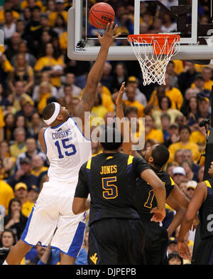 27. März 2010 stellen wie Kentucky West Virginia auf Samstag, 27. März 2010 in Syracuse, NY spielte - Syracuse, Kentucky, USA - Kentucky DeMarcus Cousins in einen Schuss. Foto: Mark Cornelison | Personal. (Kredit-Bild: © Lexington Herald-Leader/ZUMApress.com) Stockfoto