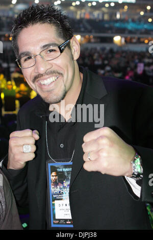 13. März 2010 kämpfen - Arlington, Texas, USA - Boxer ANTONI MARGARITO posiert für Fotos während der Manny Pacquiao-Joshua Clottey-Titel im Weltergewicht im Cowboys Stadium. (Kredit-Bild: © Robert Hughes/ZUMA Press) Stockfoto