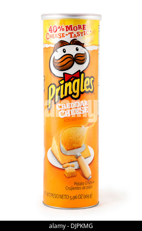 Rohr von Pringles Cheddar-Käse-Kartoffel-Chips, USA Stockfoto