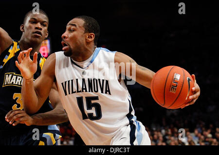 11. März 2010 - New York City, New York, USA - 11. März 2010: Georgetown Center Greg Monroe (10) während der Spielaktion an 2010 große Osten Männer Basketball Championship Viertelfinale im Madison Square Garden in New York City, New York statt. (Kredit-Bild: © Alex Cena/Southcreek Global/ZUMApress.com) Stockfoto