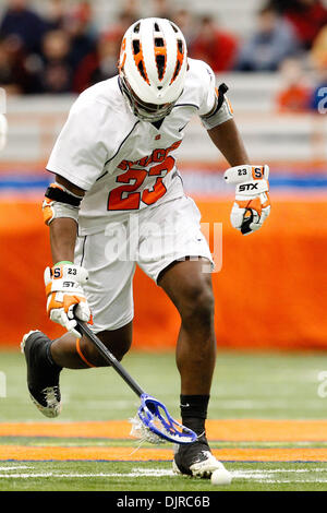 13. März 2010 - Syracuse, New York, USA - 13. März 2010: Syrakus Jovan Miller #23 während der Spielaktion an die Georgetown Hoyas bei Syracuse Orange Lacrosse Spiel an Carrier Dome in Syracuse, New York statt.  Zweitgrößten Syrakus (3: 1, 1: 0) besiegte Nr. 11 Georgetown (2: 2, 1: 1) 15-12 in seine konstituierenden BIG EAST Conference-Spiel am Samstag, 13. März an den Carrier Dome statt. (Kredit Im Stockfoto