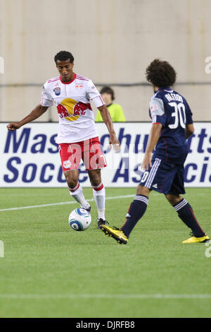 29. Mai 2010 - Foxboro, Massachusetts, USA - 29. Mai 2010: New York Red Bulls Verteidiger Roy Miller (7) bewegt sich die Out, Mittelfeld, während des Spiels an Gillette Stadium, Foxboro, Massachusetts... Obligatorische Zeichen Box / Southcreek Global (Kredit-Bild: © Mark Box/Southcreek Global/ZUMApress.com) Stockfoto