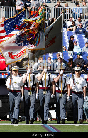 17. April 2010 - Baltimore, Maryland, USA - 17. April 2010: Color Guard während Lacrosse Spielaktion am Smartlink Day Rivalen statt M & T Bank Stadium in Baltimore, Maryland.  Army Black Knights besiegte die Navy Midshipmen 7-6. (Kredit-Bild: © Alex Cena/Southcreek Global/ZUMApress.com) Stockfoto