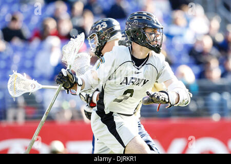 17. April 2010 - Baltimore, Maryland, USA - 17. April 2010: während Lacrosse Spielaktion am Smartlink Day Rivalen M & T Bank Stadium in Baltimore, Maryland statt.  Army Black Knights besiegte die Navy Midshipmen 7-6. (Kredit-Bild: © Alex Cena/Southcreek Global/ZUMApress.com) Stockfoto