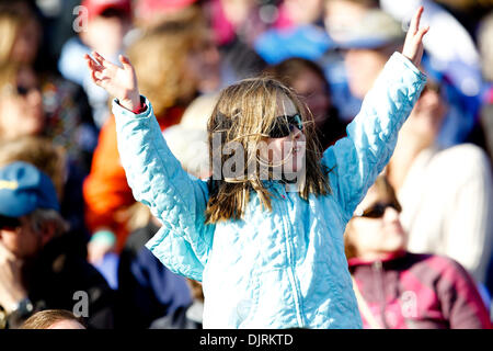 17. April 2010 - Baltimore, Maryland, USA - 17. April 2010: ein Fan während Lacrosse Spielaktion am Smartlink Day Rivalen statt M & T Bank Stadium in Baltimore, Maryland.  Army Black Knights besiegte die Navy Midshipmen 7-6. (Kredit-Bild: © Alex Cena/Southcreek Global/ZUMApress.com) Stockfoto