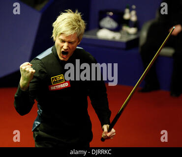 3. Mai 2010 - Sheffield, England - SHEFFIELD, ENGLAND 3. Mai 2010: Neil Robertson hält seine Nerven zu schlagen Graeme Dott 18-13 und werde der erste Spieler von außerhalb von Großbritannien und Irland gewinnt den WM-Titel seit Cliff Thorburn 1980 bei der Betfred Snooker Weltmeisterschaft im Crucible Theater in Sheffield, England. (Kredit-Bild: © Michael Cullen/Southcreek Global/ZU Stockfoto