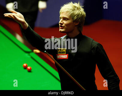 3. Mai 2010 - Sheffield, England - SHEFFIELD, ENGLAND 3. Mai 2010: Neil Robertson hält seine Nerven zu schlagen Graeme Dott 18-13 und werde der erste Spieler von außerhalb von Großbritannien und Irland gewinnt den WM-Titel seit Cliff Thorburn 1980 bei der Betfred Snooker Weltmeisterschaft im Crucible Theater in Sheffield, England. (Kredit-Bild: © Michael Cullen/Southcreek Global/ZU Stockfoto