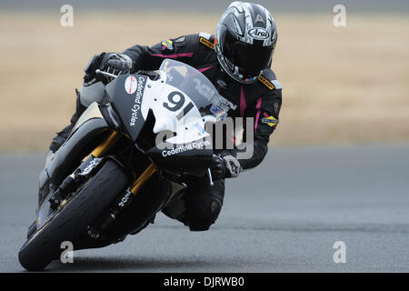 15. Mai 2010 - Sonoma, Kalifornien, USA - 15. Mai 2010: Joy Higa auf der Top Gun Yamaha YZF-R6 (91) Fahrten im Zeittraining SuperSport in der auf der AMA West Coast Moto Jam statt, auf dem Infineon Raceway in Sonoma, CA. (Credit-Bild: © Matt Cohen/Southcreek Global/ZUMApress.com) Stockfoto