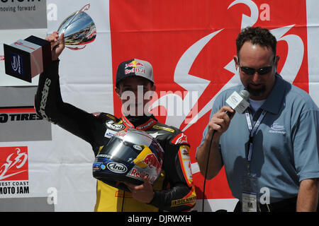 16. Mai 2010 - Sonoma, Kalifornien, USA - 16. Mai 2010: SuperSport Gewinner Cameron Beaubier übernimmt den 1. Platz beim AMA-West Coast-Moto-Jam statt auf dem Infineon Raceway in Sonoma, CA. (Credit-Bild: © Matt Cohen/Southcreek Global/ZUMApress.com) Stockfoto