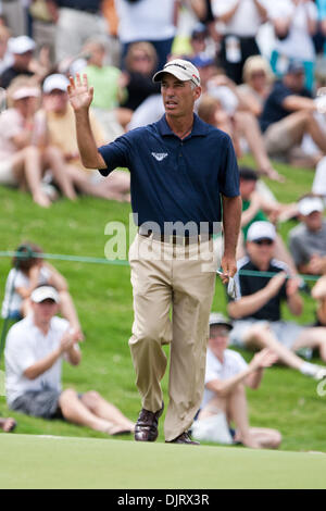 23. Mai 2010 - Las Colinas, Texas, USA - 23. Mai 2010: Corey Pavin bestätigt das Publikum bei der HP Byron Nelson Championship. Die letzte Runde der HP Byron Nelson Championship spielte auf der TPC 4 Seasons Resort Las Colinas, TX Credit: Andrew Dieb / Southcreek Global (Credit-Bild: © Andrew Dieb/Southcreek Global/ZUMApress.com) Stockfoto