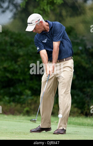 23. Mai 2010 - Las Colinas, Texas, USA - 23. Mai 2010: Corey Pavin Abschläge aus bei der HP Byron Nelson Championship. Die letzte Runde der HP Byron Nelson Championship spielte auf der TPC 4 Seasons Resort Las Colinas, TX Credit: Andrew Dieb / Southcreek Global (Credit-Bild: © Andrew Dieb/Southcreek Global/ZUMApress.com) Stockfoto