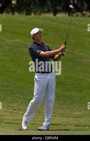 23. Mai 2010 - Las Colinas, Texas, USA - 23. Mai 2010: Jordan Spieth trifft seine Herangehensweise bei der HP Byron Nelson Championship. Die letzte Runde der HP Byron Nelson Championship spielte auf der TPC 4 Seasons Resort Las Colinas, TX Credit: Andrew Dieb / Southcreek Global (Credit-Bild: © Andrew Dieb/Southcreek Global/ZUMApress.com) Stockfoto