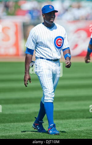 22. März 2010 - Mesa, Arizona, USA - 22. März 2010: Alfonso Soriano (12) der jungen vor einem Cactus League Matchup zwischen Indianern und Cubs, gewonnen von den Indianern 9-2 HoHoKam Park in Mesa, Arizona... Obligatorische Credit: Andrew Fielding / Southcreek Global (Kredit-Bild: © Andrew Fielding/Southcreek Global/ZUMApress.com) Stockfoto