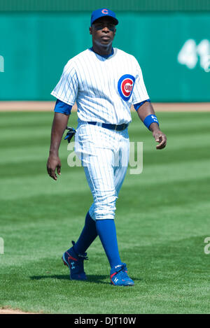 22. März 2010 - Mesa, Arizona, USA - 22. März 2010: Jungtiere von Alfonso Soriano (12) vor einem Cactus League Matchup zwischen Indianern und Cubs, gewonnen von den Indianern 9-2 HoHoKam Park in Mesa, Arizona... Obligatorische Credit: Andrew Fielding / Southcreek Global (Kredit-Bild: © Andrew Fielding/Southcreek Global/ZUMApress.com) Stockfoto