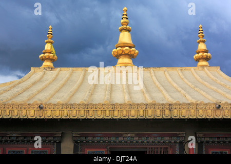 Buddhistischer Tempel in der Nähe Boudhanath Stupa, Kathmandu, Nepal Stockfoto