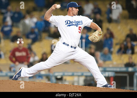 14. April 2010 - Los Angeles, Kalifornien, USA - 14. April 2010: Los Angeles Dodgers Entlastung Krug Jonathan Broxton (51) Stellplätze. Die Diamondbacks besiegte die Dodgers in einem 11 Inning Spiel, 9-7, im Dodger Stadium in Los Angeles, Kalifornien... Obligatorische Credit: Andrew Fielding / Southcreek Global (Kredit-Bild: © Andrew Fielding/Southcreek Global/ZUMApress.com) Stockfoto