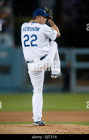 29. April 2010 - Los Angeles, Kalifornien, USA - 29. April 2010: Los Angeles Dodgers ab Krug Clayton Kershaw (22) im dritten Inning gegen die Piraten Stellplätze. Die Pittsburgh Pirates besiegten die Los Angeles Dodgers, 2-0, im Dodger Stadium in Los Angeles, Kalifornien.  . Obligatorische Credit: Andrew Fielding / Southcreek Global (Kredit-Bild: © Andrew Fielding/Southcreek Global Stockfoto