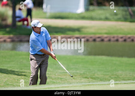 23. Mai 2010 - Las Colinas, Texas, USA - 23. Mai 2010: Matt Weibring chips bei der HP Byron Nelson Championship. Die letzte Runde der HP Byron Nelson Championship spielte auf der TPC 4 Seasons Resort Las Colinas, TX Credit: Andrew Dieb / Southcreek Global (Credit-Bild: © Andrew Dieb/Southcreek Global/ZUMApress.com) Stockfoto