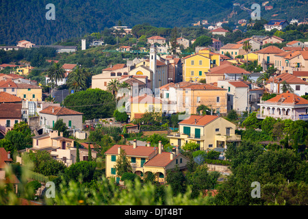 Bergdorf in Ligurien, Italien Stockfoto