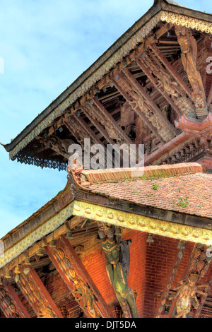 Skulptur, Dach-Federbein, Changu Narayan-Tempel, ältesten Hindu-Tempel in Nepal, in der Nähe von Bhaktapur, Nepal Stockfoto