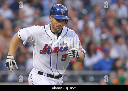 Mets Infielder David Wright (#5) auf dem Weg zu ersten.  Die Yankees besiegten die Mets 2-1 In das Spiel an Citi Fied in Flushing, New York gespielt. (Kredit-Bild: © Anthony Gruppuso/Southcreek Global/ZUMApress.com) Stockfoto
