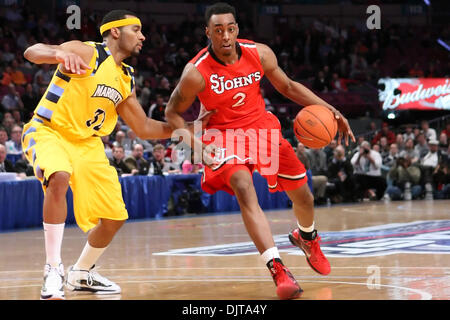 10. 2010: St. John Anthony Mason Jr. #2 und Marquette weiterleiten Lazar Hayward #32. Marquette besiegt St. Johns 57-55 im Spiel in der Big East-Meisterschaft im Madison Square Garden, New York. (Kredit-Bild: © Anthony Gruppuso/Southcreek Global/ZUMApress.com) Stockfoto