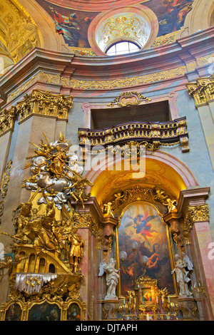 Innenraum der St.-Petri Kirche, Wien, Österreich, Mitteleuropa Stockfoto