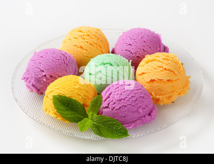 Kugeln Eis - sortierte Geschmacksrichtungen Stockfoto